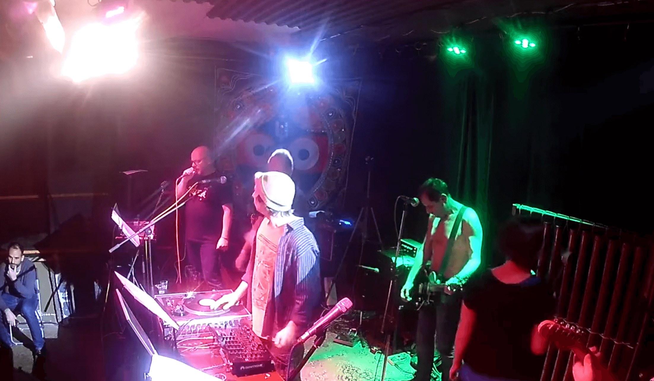 Vítrholc - Blikající piča (official LIVE)